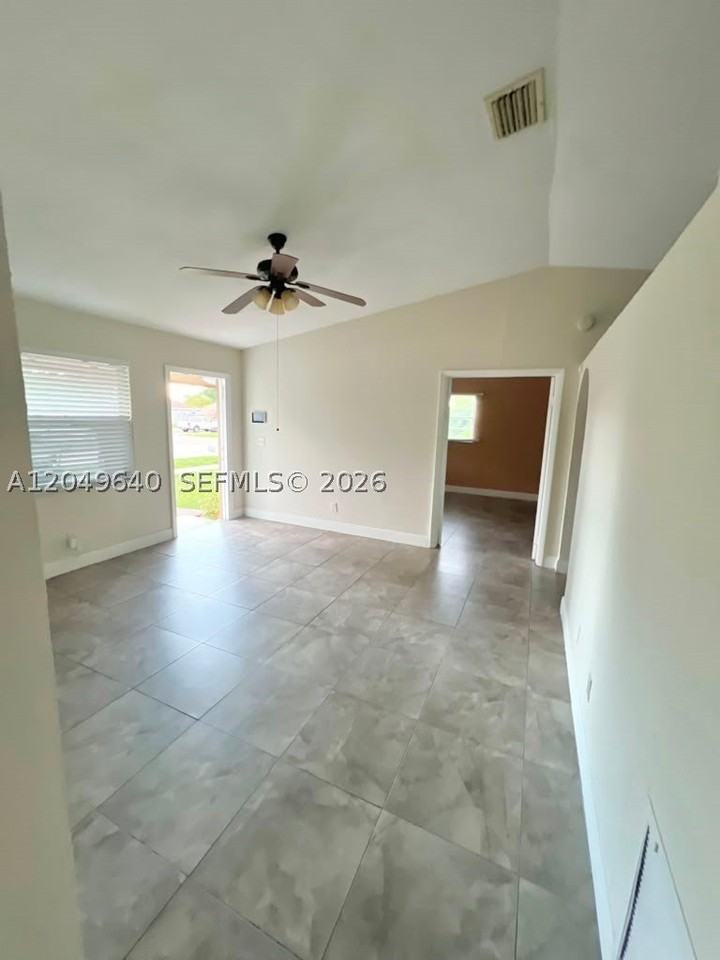 2201 Scott St #A1 - Photo 4 of 19