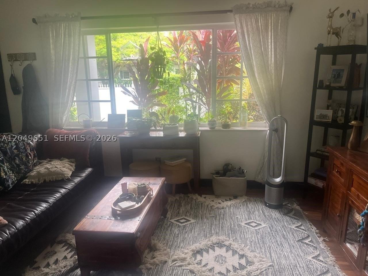 1050 Ne 81st St - Photo 5 of 5