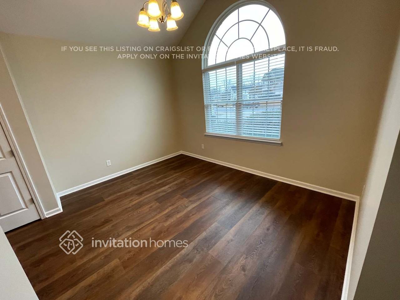 2826 Parsifal Ln - Photo 5 of 12
