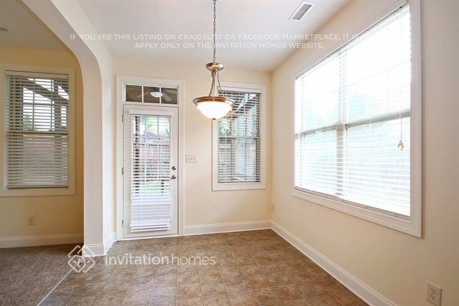 35 Baron Ct - Photo 4 of 18
