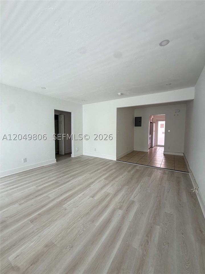 935 Bay Dr #9 - Photo 2 of 12