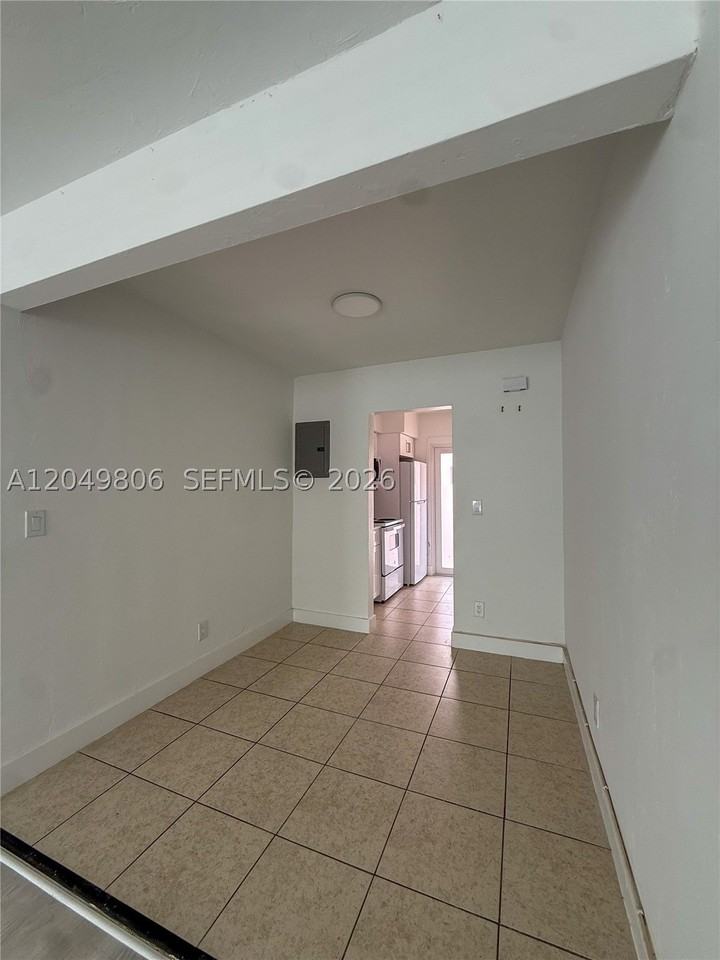 935 Bay Dr #9 - Photo 3 of 12