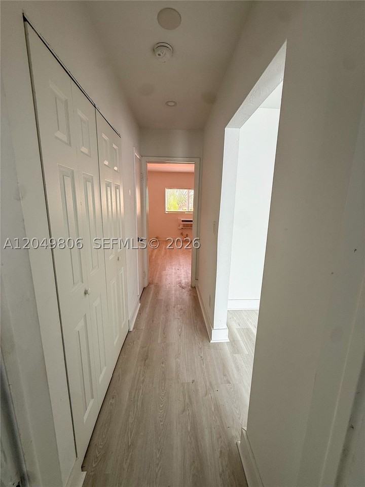 935 Bay Dr #9 - Photo 6 of 12