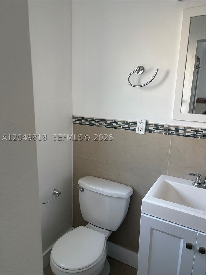 14203 Sw 153rd Ter #A - Photo 3 of 8