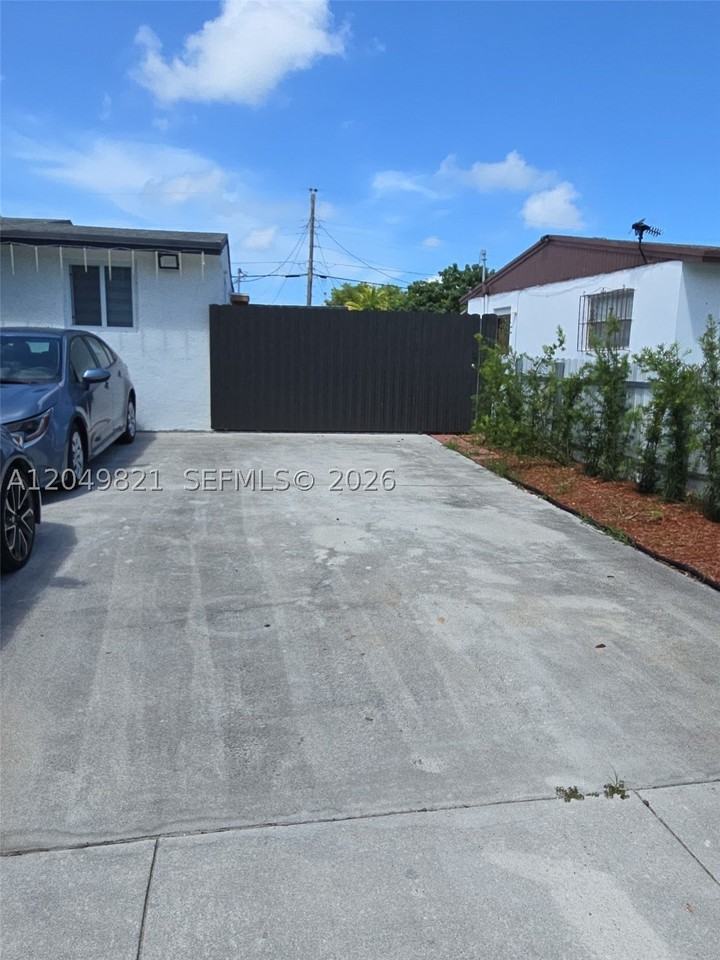 20601 Sw 116th Rd #B - Photo 2 of 3