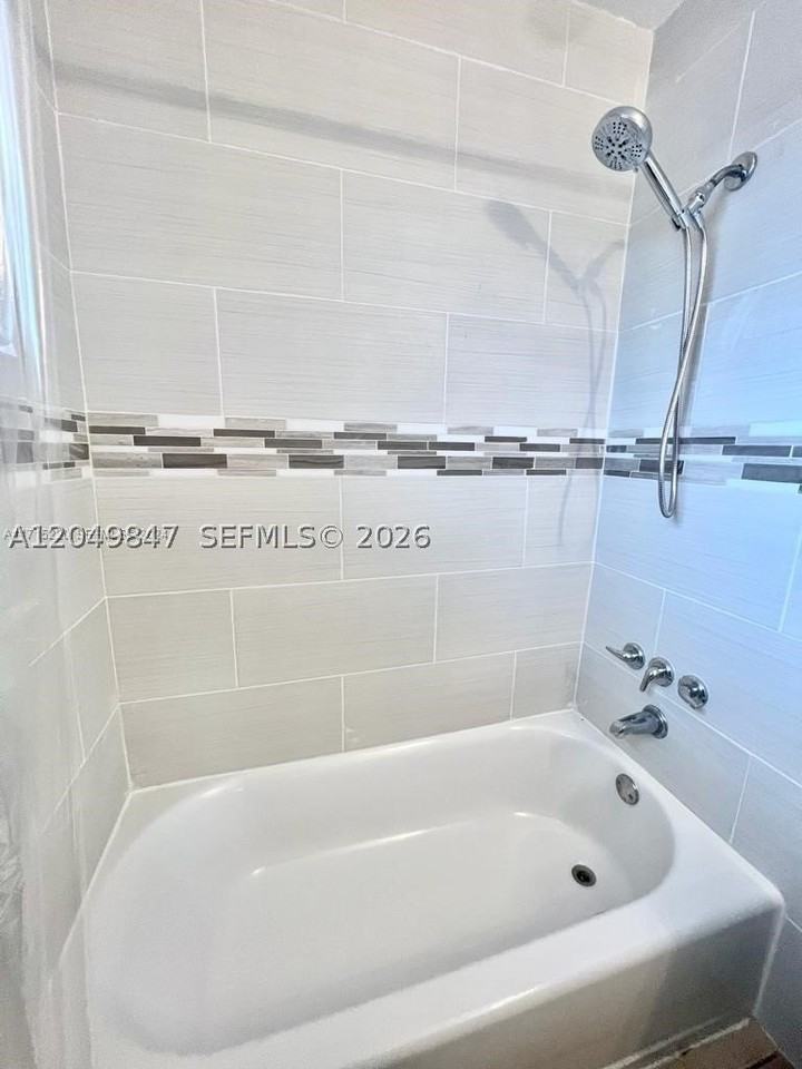 1412 Sw 41st Ave - Photo 5 of 15