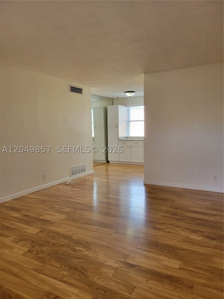 2200 Taylor St #205 - Photo 4 of 14