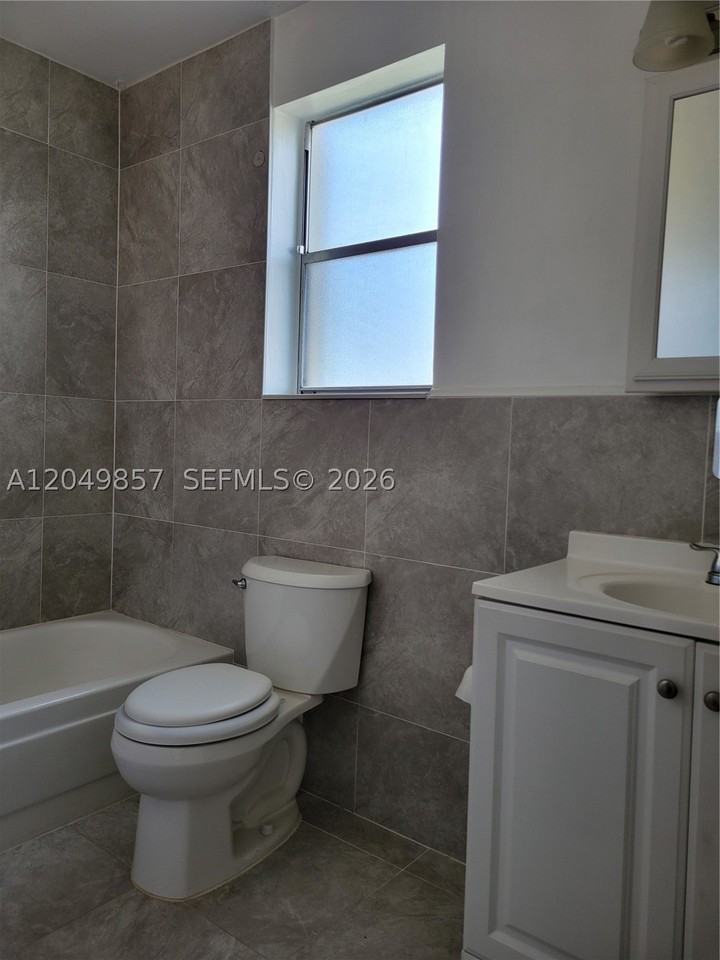 2200 Taylor St #205 - Photo 6 of 14