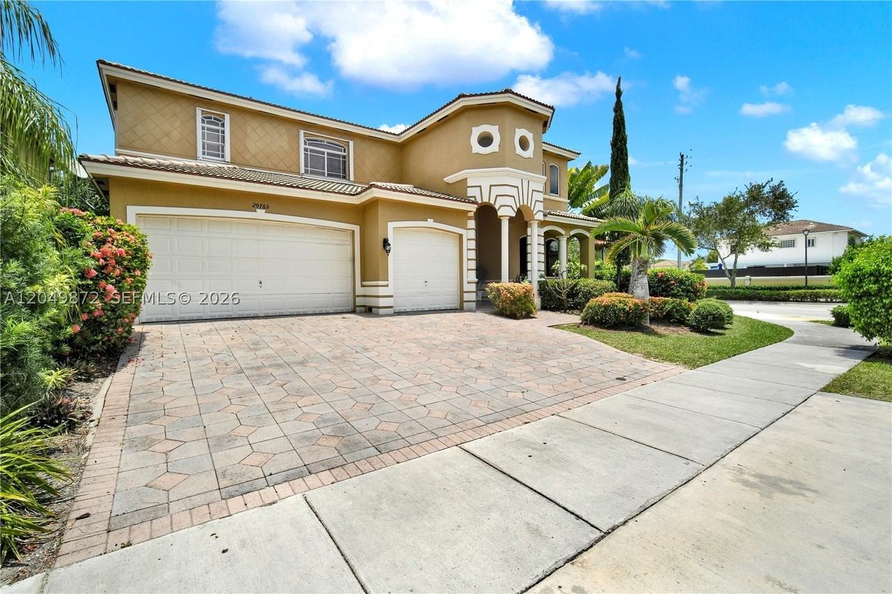 20765 Sw 89th Ave - Photo 2 of 40