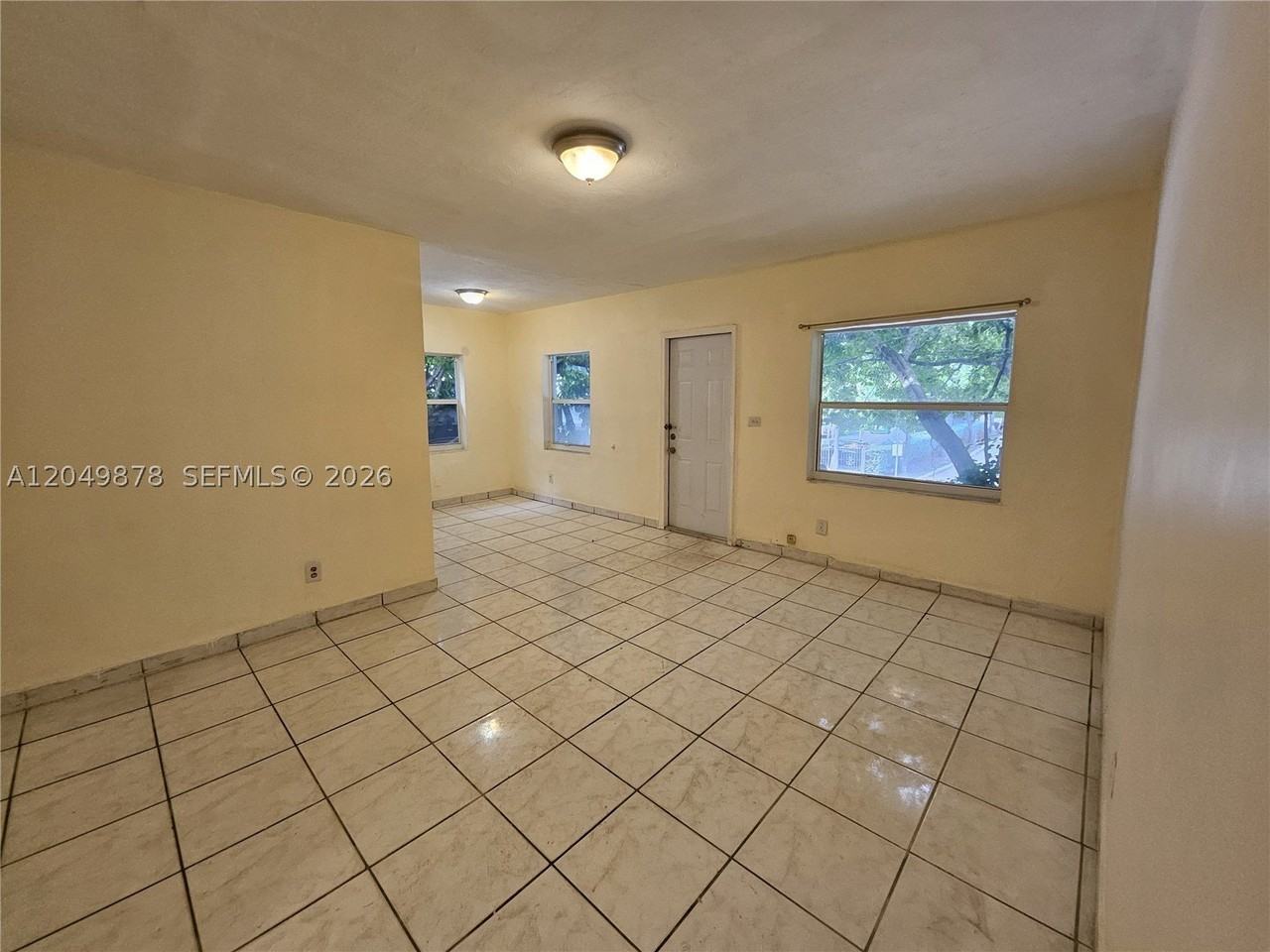 822 Sw 31st Ave #822 - Photo 2 of 14