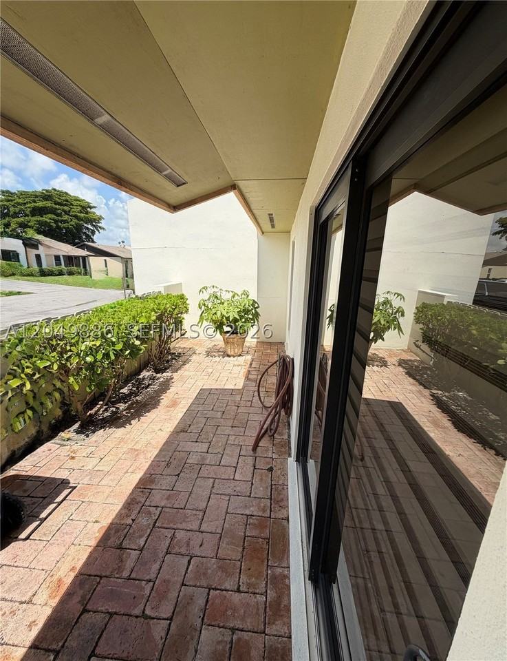 12305 Sw 115th Ter - Photo 2 of 15