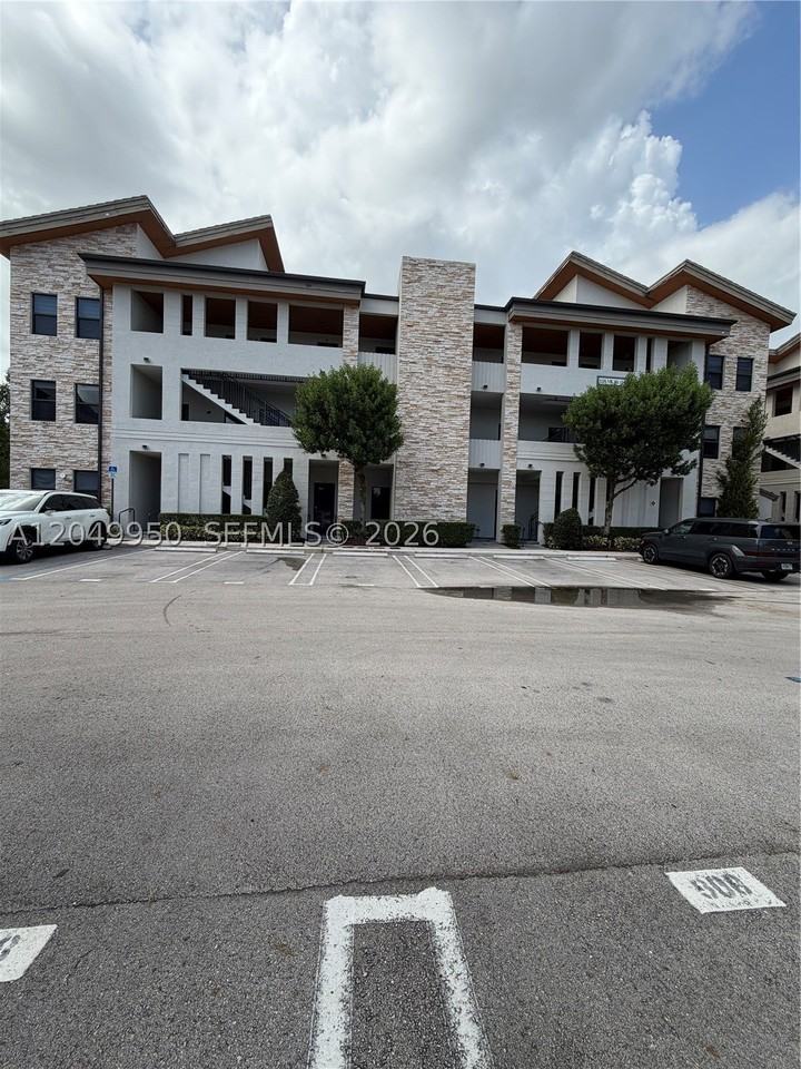 8195 Nw 104th Ave #22