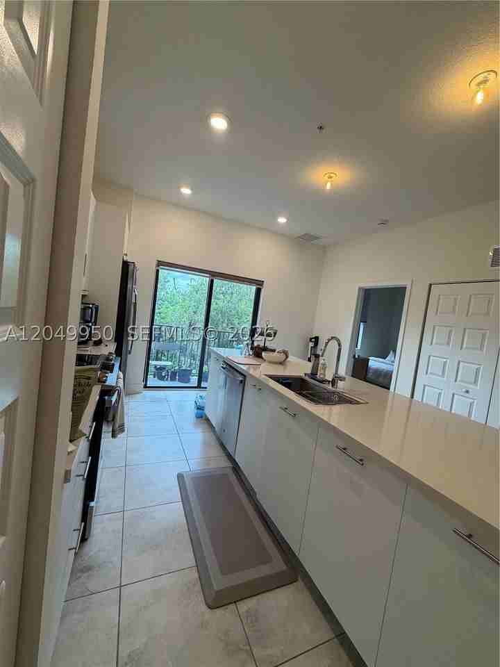 8195 Nw 104th Ave #22 - Photo 6 of 26
