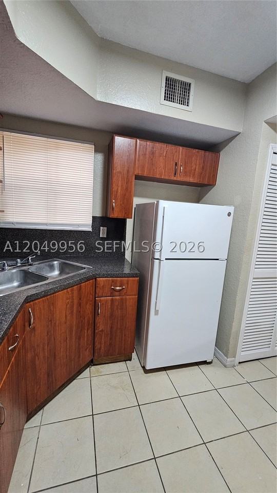 785 Sw 6th Pl #1 - Photo 5 of 16