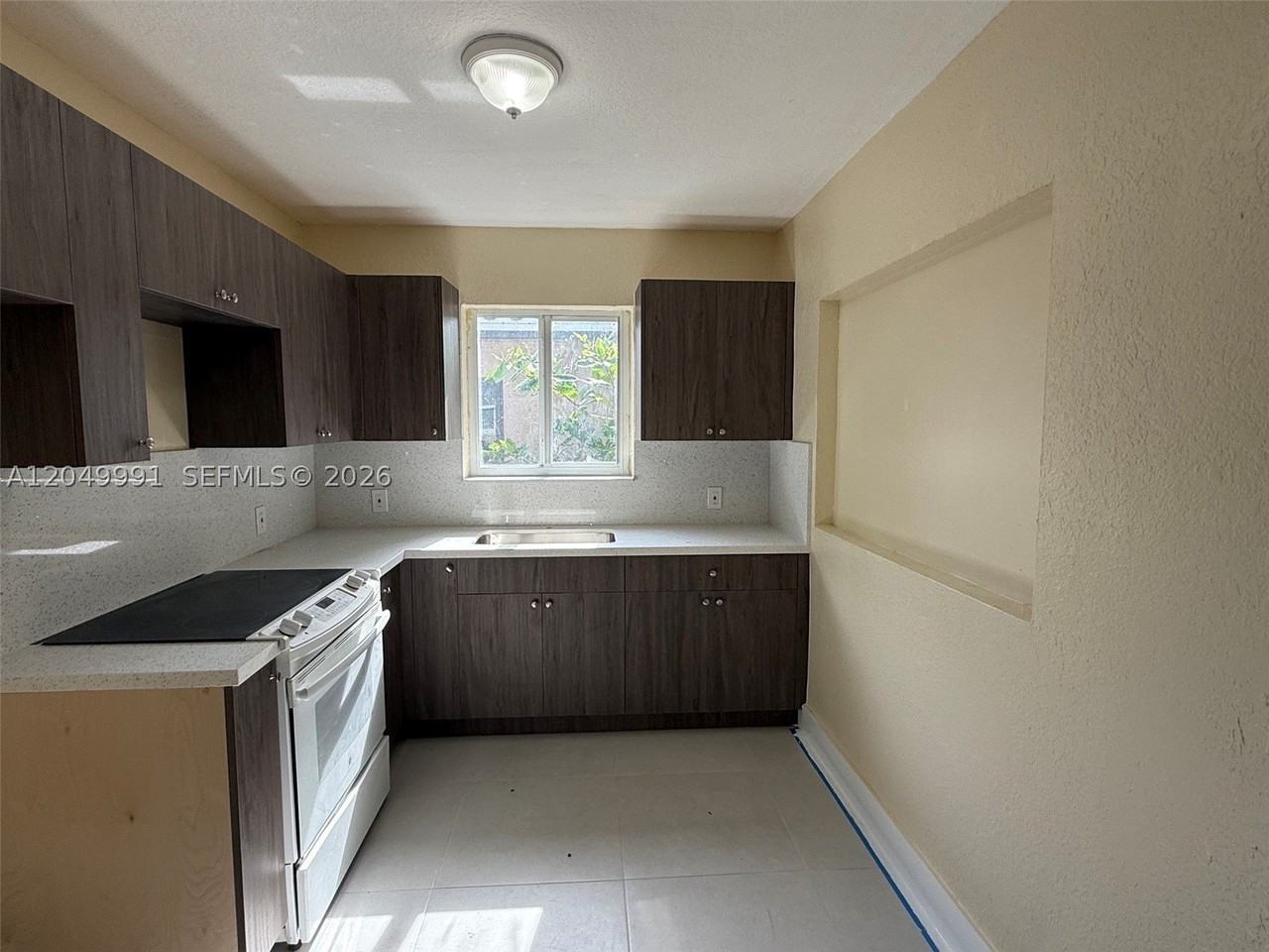 757 Nw 47th St - Photo 2 of 8