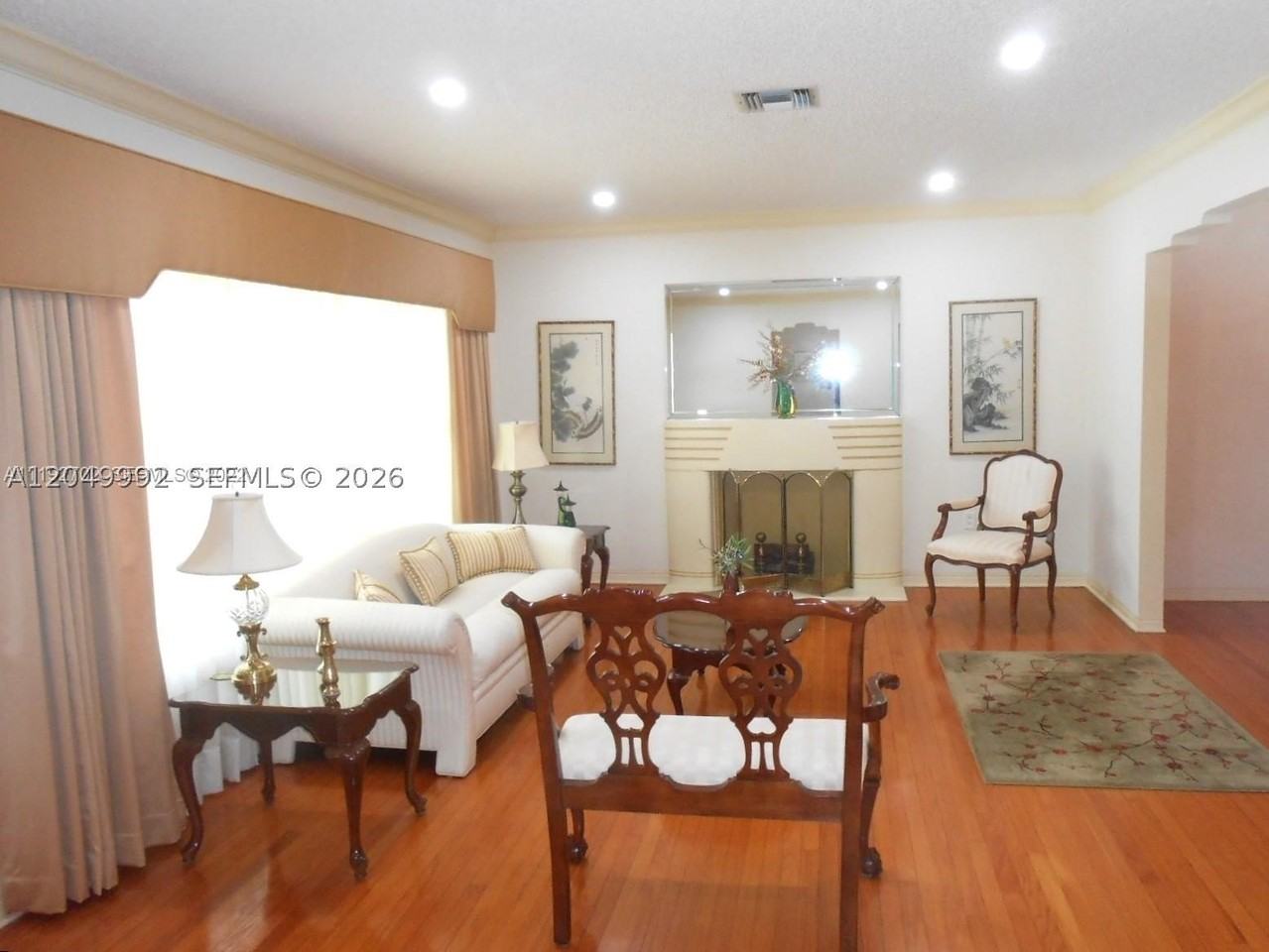 333 Ne 102nd St - Photo 3 of 19