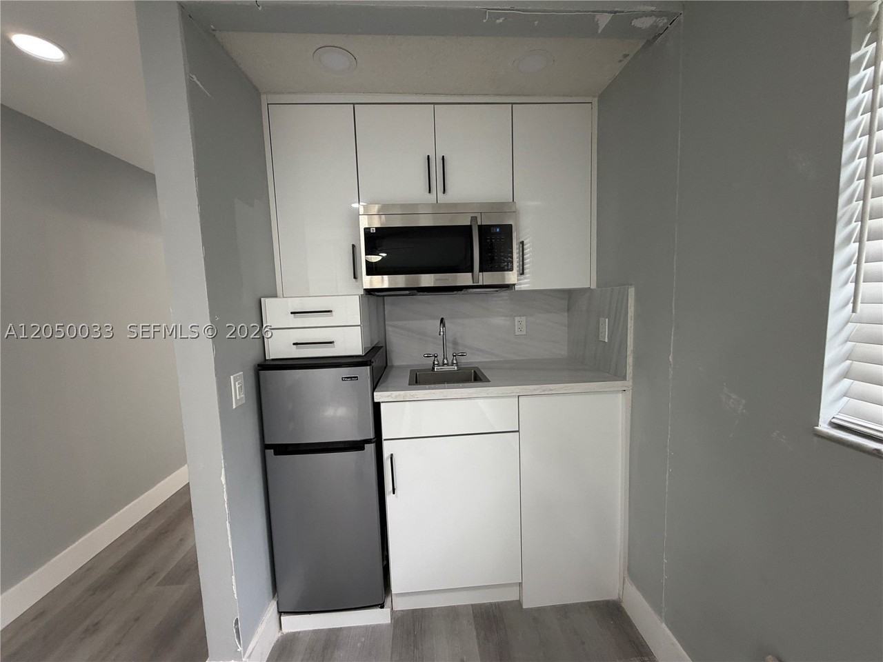 7889 Nw 174th St - Photo 5 of 9