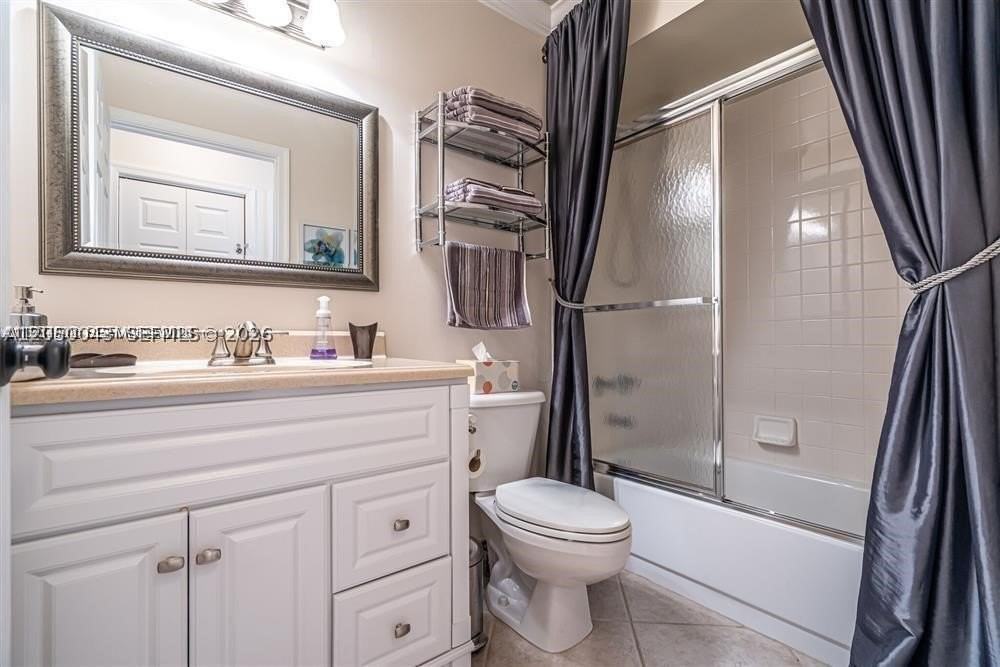 221 Waterside Dr #221 - Photo 3 of 11