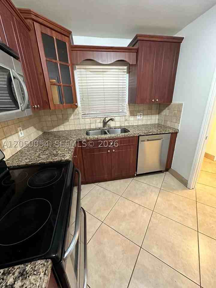 9410 Live Oak Pl #305 - Photo 5 of 26