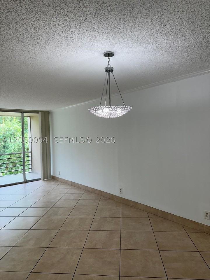 9410 Live Oak Pl #305 - Photo 6 of 26