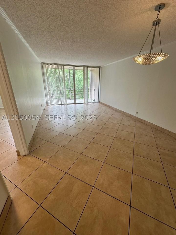 9410 Live Oak Pl #305 - Photo 7 of 26
