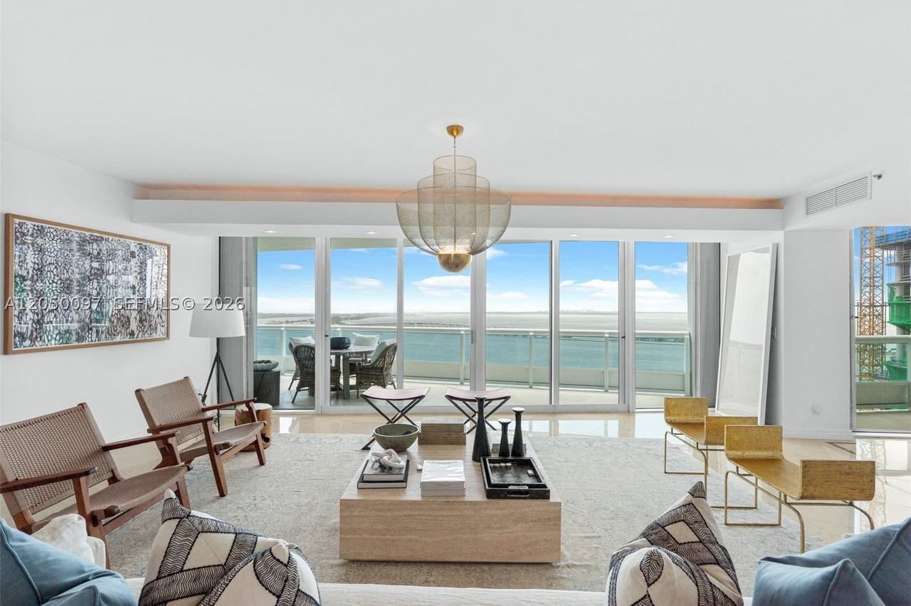 1643 Brickell Ave #2805
