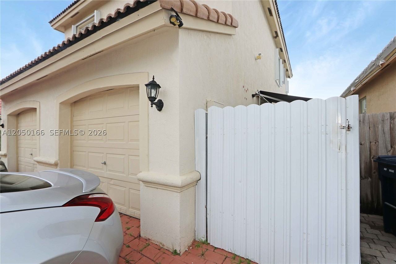 23945 Sw 108th Pl - Photo 2 of 13