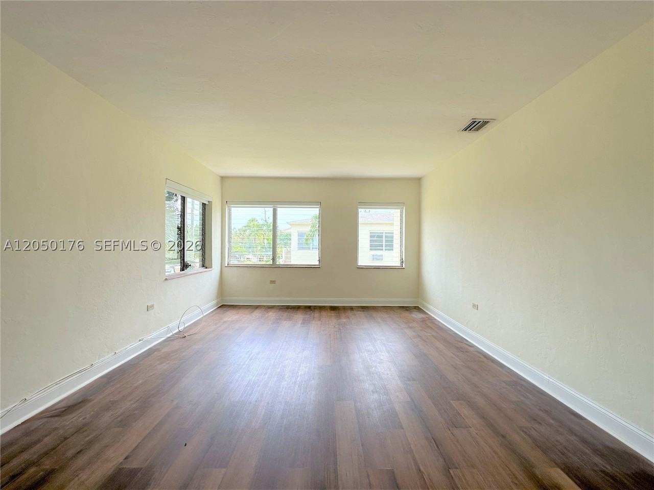 1920 Biarritz Dr #3 - Photo 2 of 21