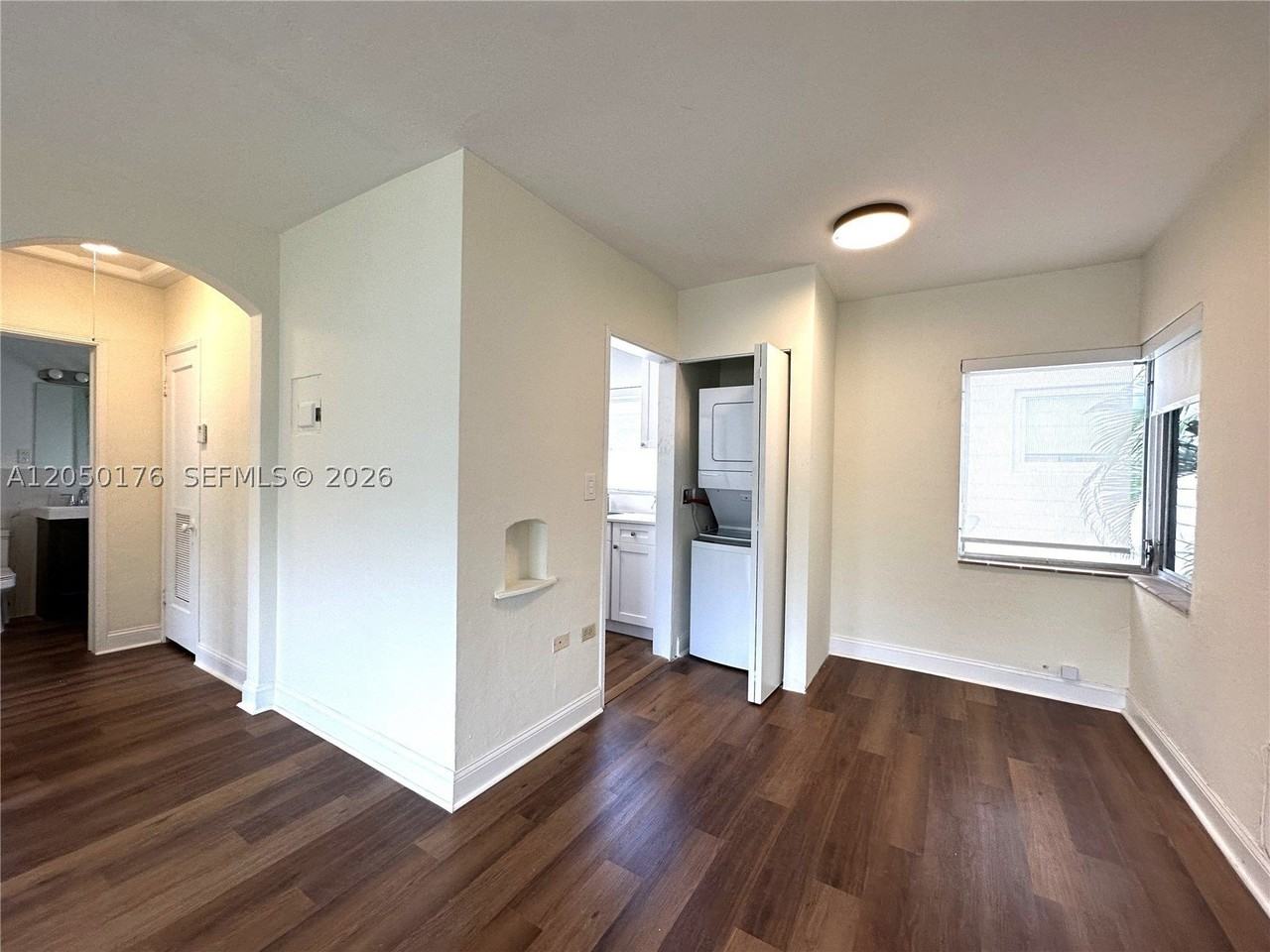 1920 Biarritz Dr #3 - Photo 4 of 21