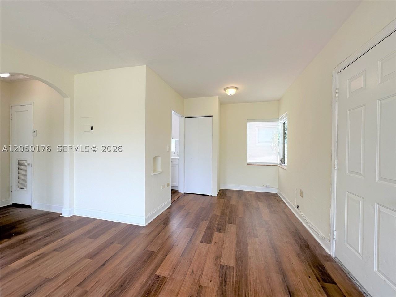 1920 Biarritz Dr #3 - Photo 6 of 21