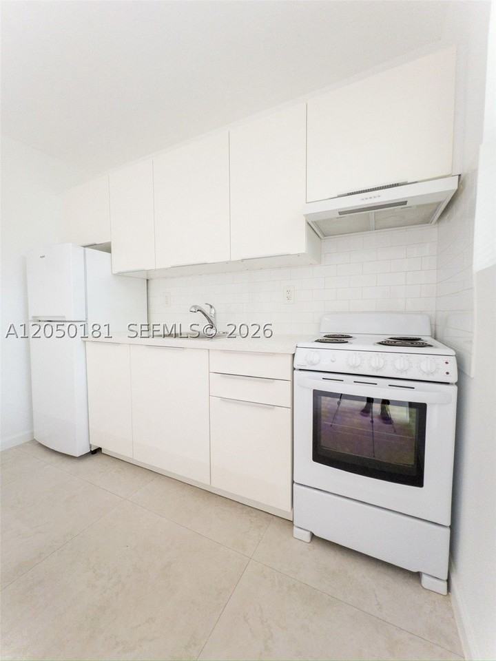 3676 Oak Ave #6 - Photo 3 of 20