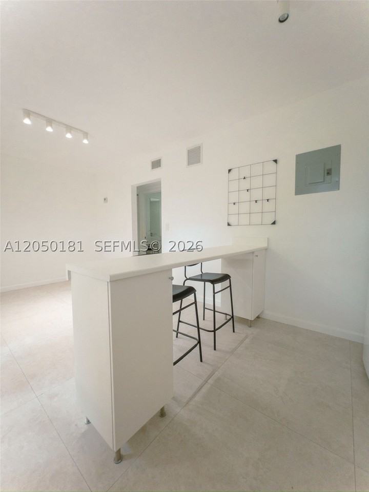 3676 Oak Ave #6 - Photo 6 of 20