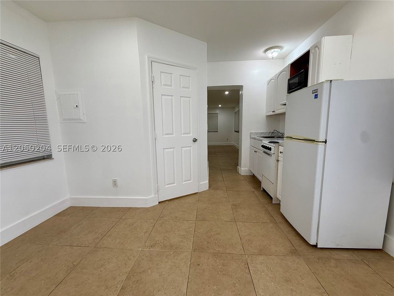 427 Ne 62nd St #14 - Photo 2 of 9