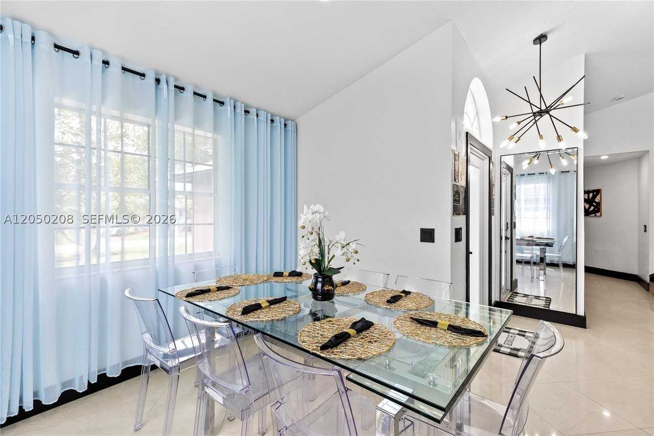 1401 Sw 32nd St #1401 - Photo 5 of 50