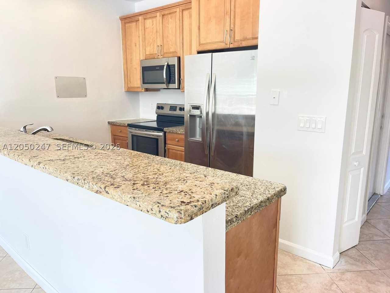 2307 Washington St #4 - Photo 3 of 25