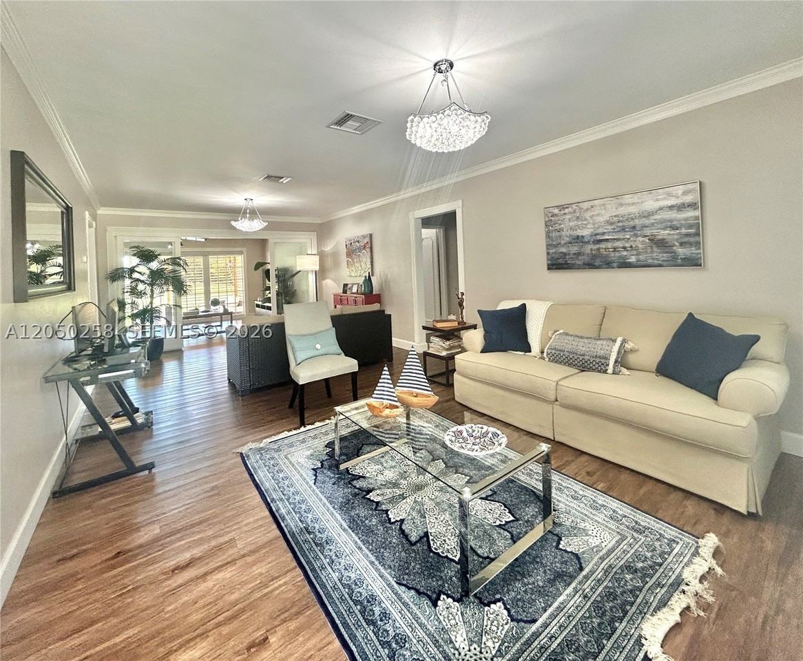 416 Bayberry Dr - Photo 2 of 32