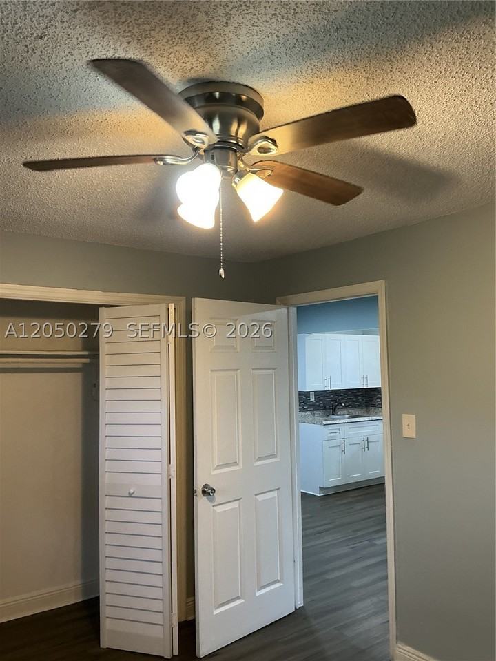 2137 Hayes St #18 - Photo 7 of 8