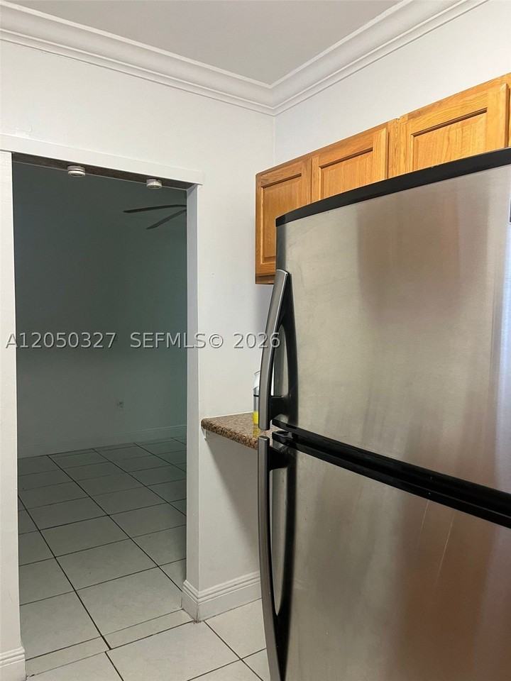 1265 W 24th St #121 - Photo 3 of 18