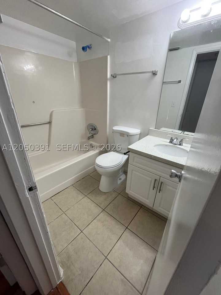 21906 Lake Forest Cir #103 - Photo 4 of 22