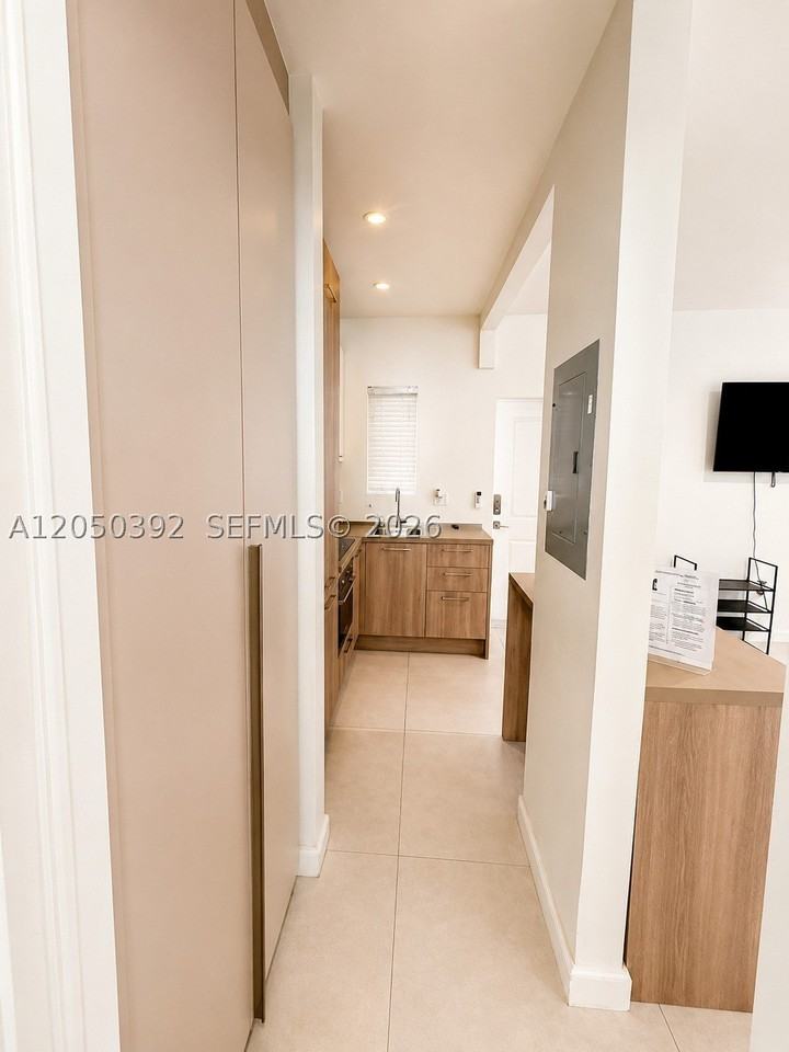 245 Ne 33rd St #101 - Photo 7 of 10