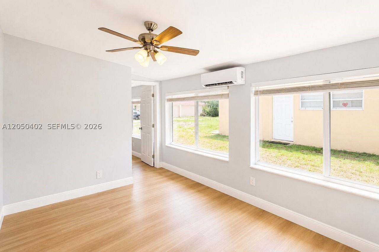 2511 Sw 3rd St #BB - Photo 2 of 10