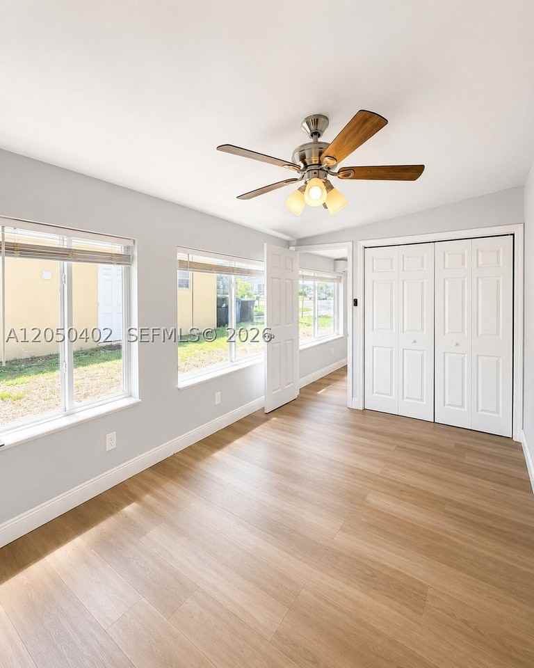 2511 Sw 3rd St #BB - Photo 3 of 10