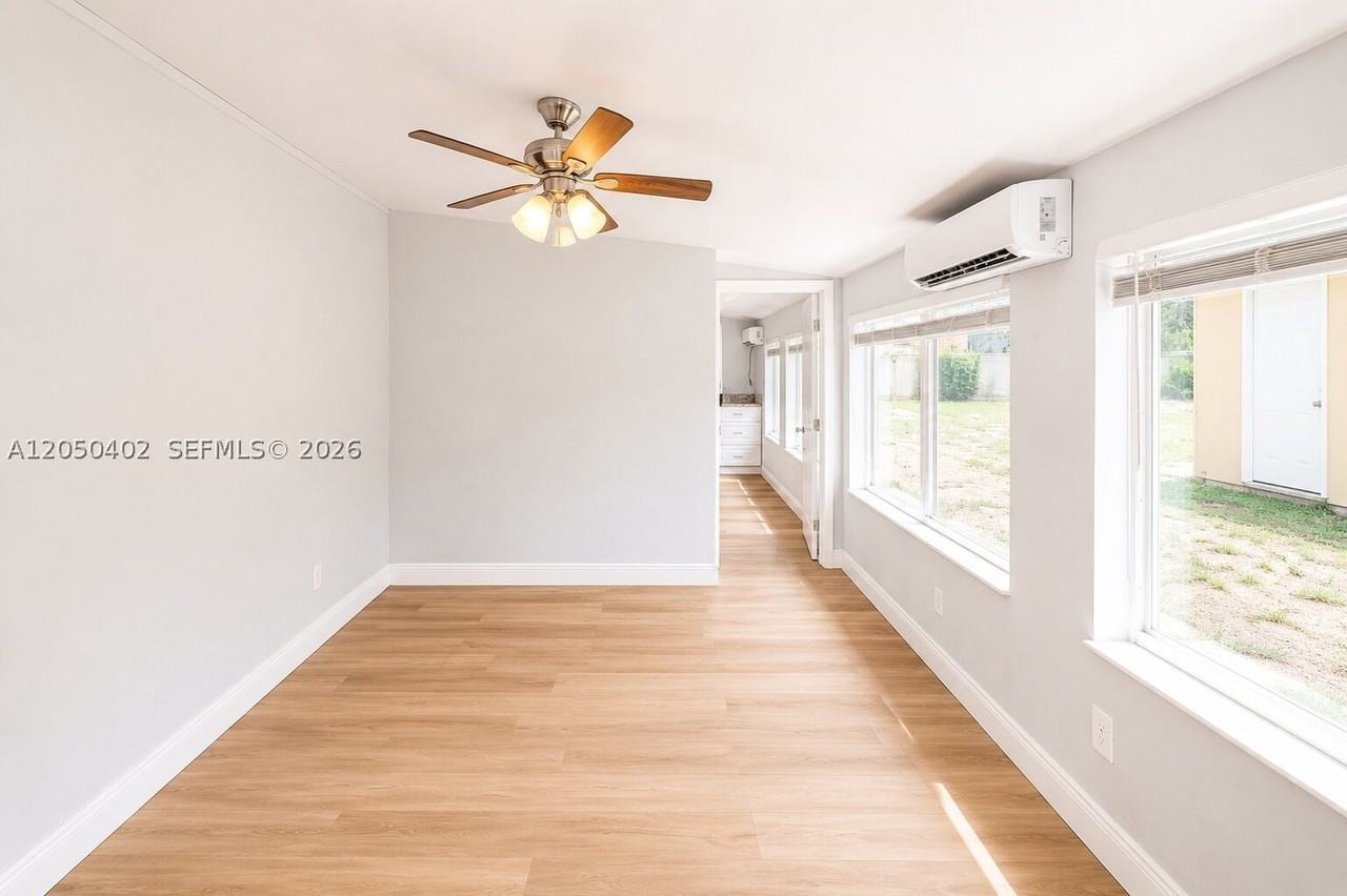 2511 Sw 3rd St #BB - Photo 4 of 10