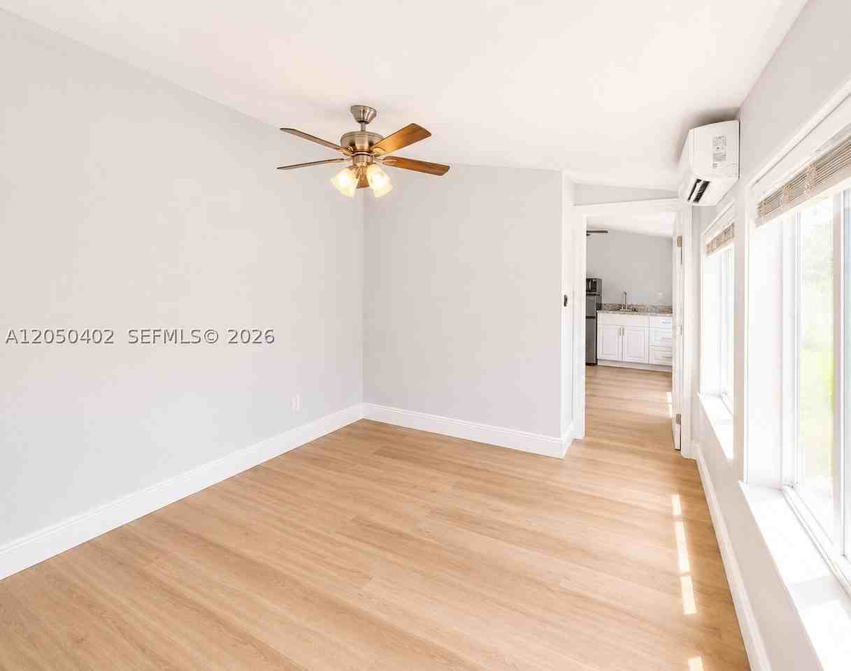 2511 Sw 3rd St #BB - Photo 5 of 10