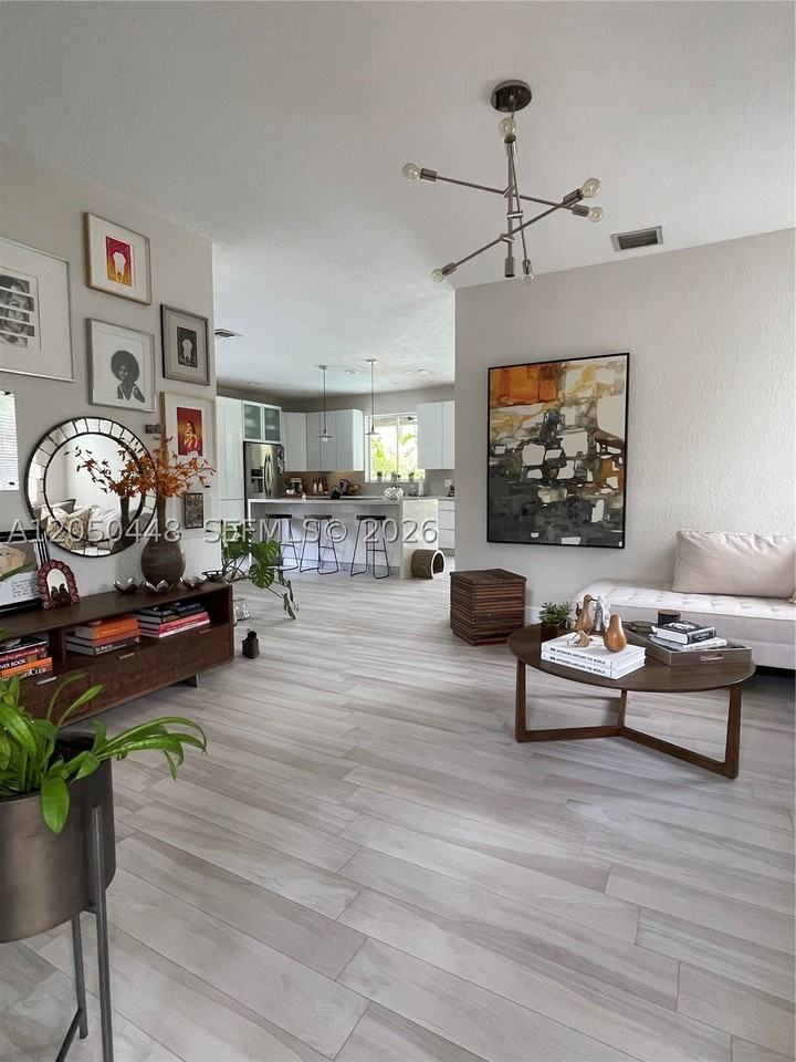 485 Silver Palm Way #485 - Photo 4 of 41