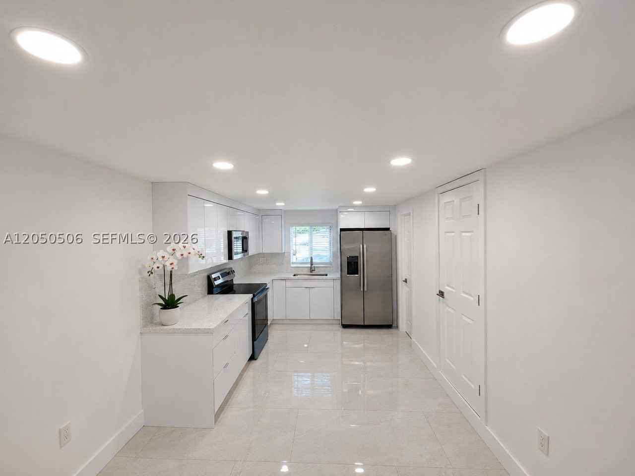 5190 E 1st Ave #B - Photo 3 of 8