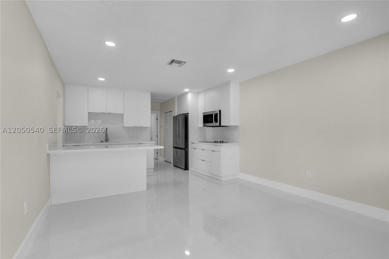 2640 Sw 30th Ct #A - Photo 4 of 25