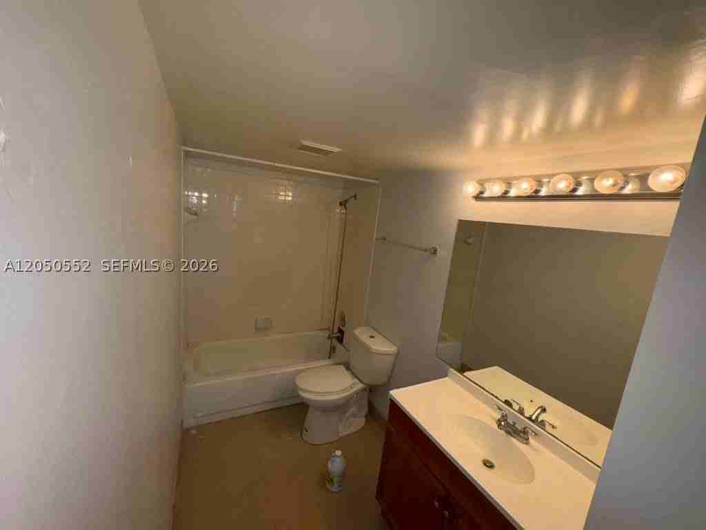 3461 Nw 44th St #102 - Photo 6 of 24
