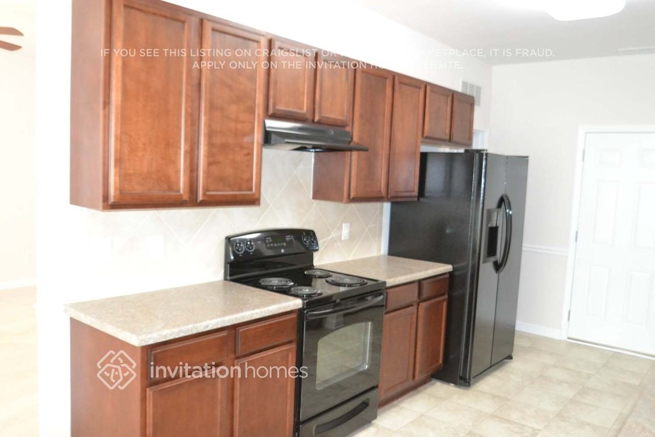 109 Brookbank Ct - Photo 3 of 4