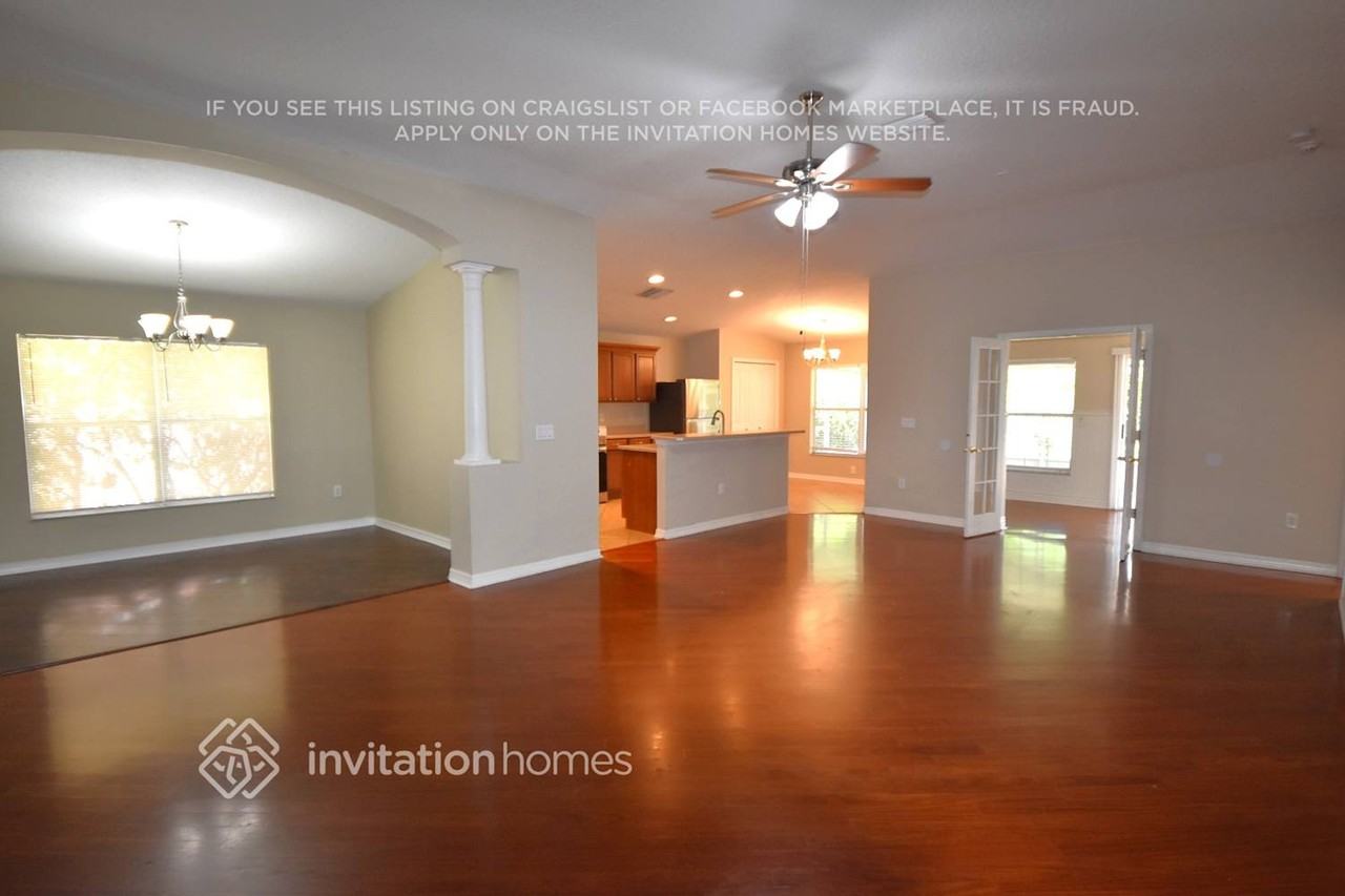 6421 Bridgecrest Dr - Photo 3 of 16